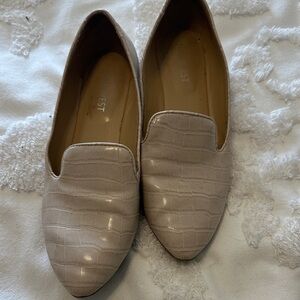 Nine West Light Taupe Crocodile-Patterned Flats